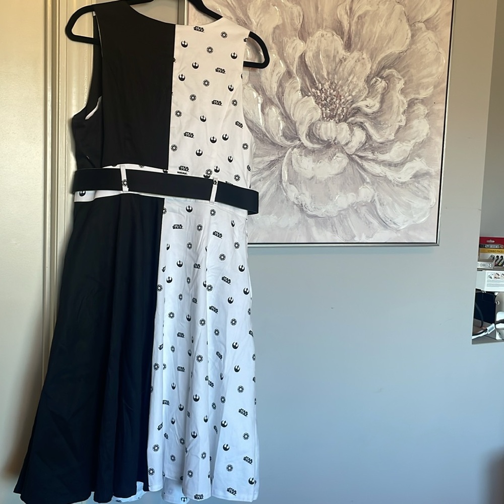 Her Universe Star Wars Symbol Black and White Sleeveless Dress Sz XL - Picture 5 of 10